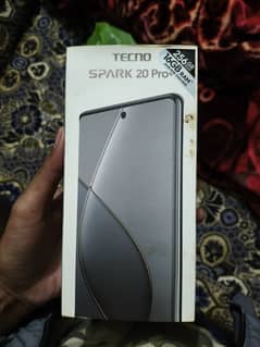 Tecno spark 20 pro plus