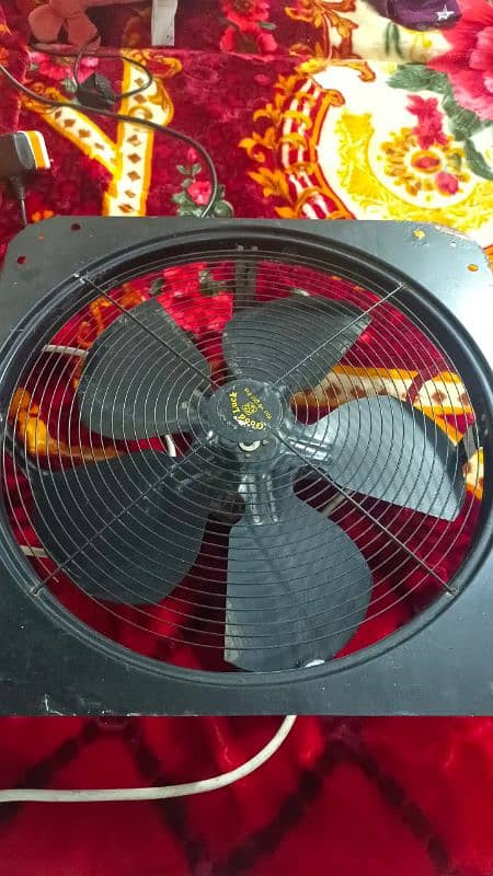 Exhaust fan Like New 4