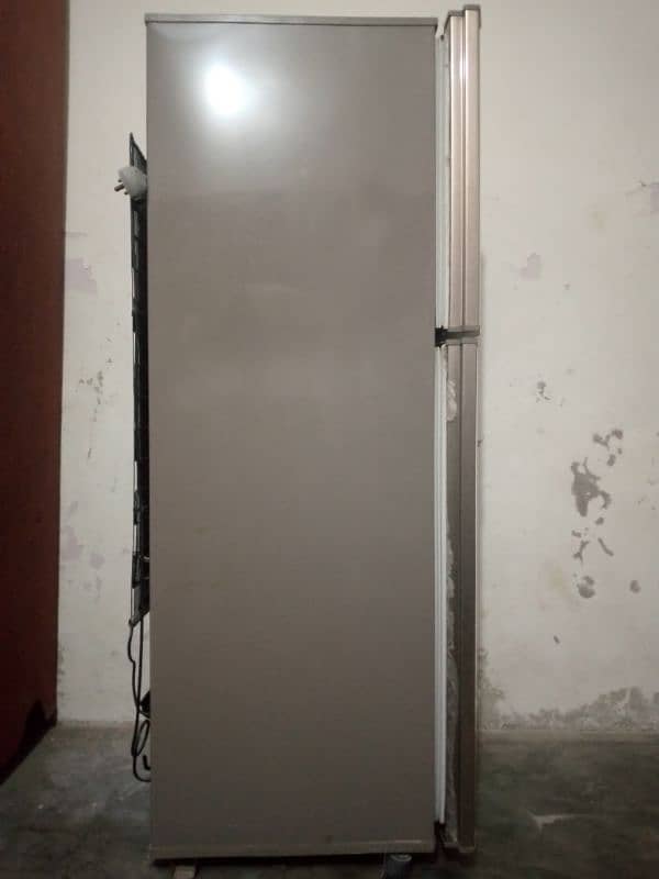 Pel freezer for sale only 7 months used aur abhi  5sal ki warranty hai 3