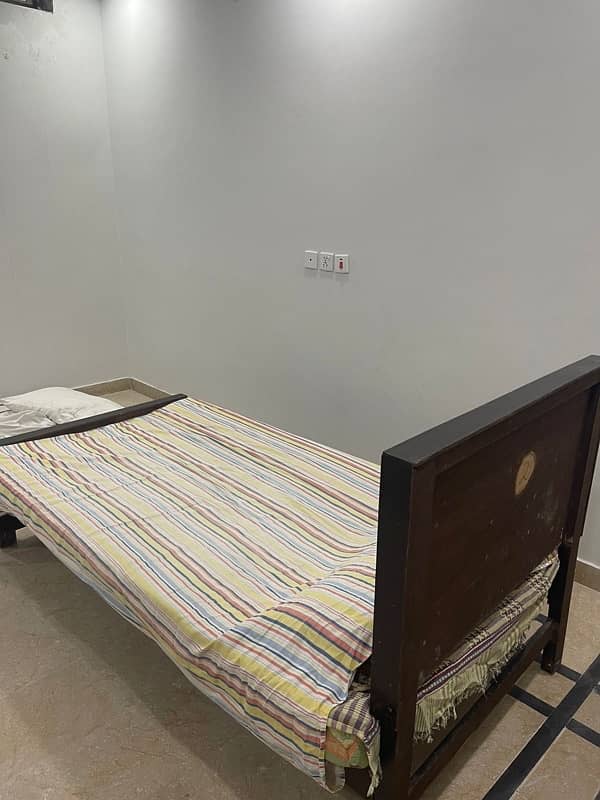 used single bed, good quality 3