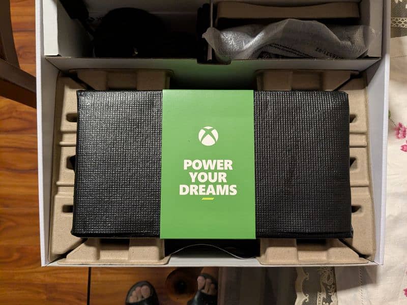 XBOX SERIES S 1 TB BRAND NEW 1