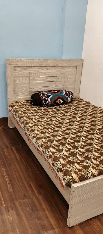 Single bed condition 10/8 3