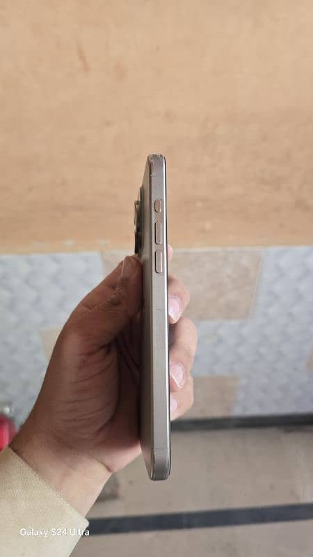 iPhone 15 Pro Max 256GB 3