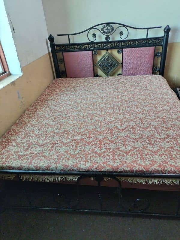 Iron bed and matress 4