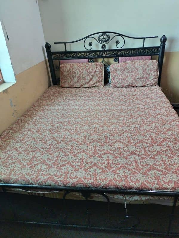 Iron bed and matress 11