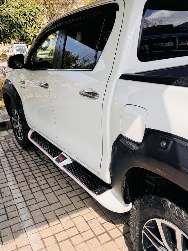 Toyota Hilux 2019 1