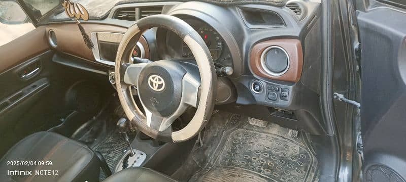 Toyota Vitz 2011 Jwela Package push start full option 17