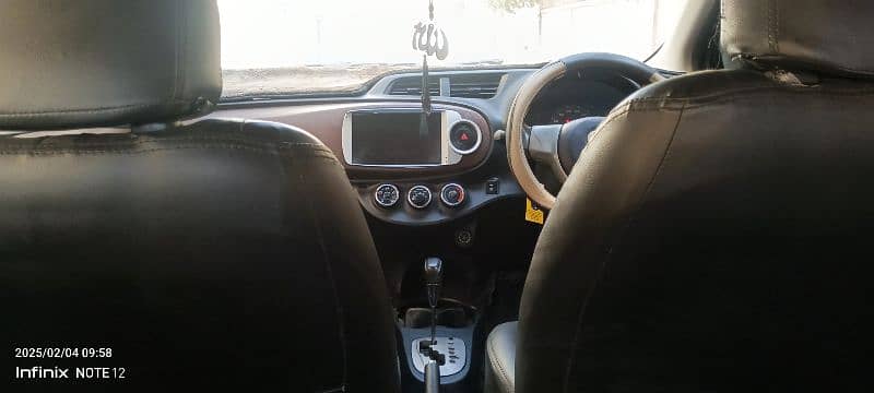 Toyota Vitz 2011 Jwela Package push start full option 18