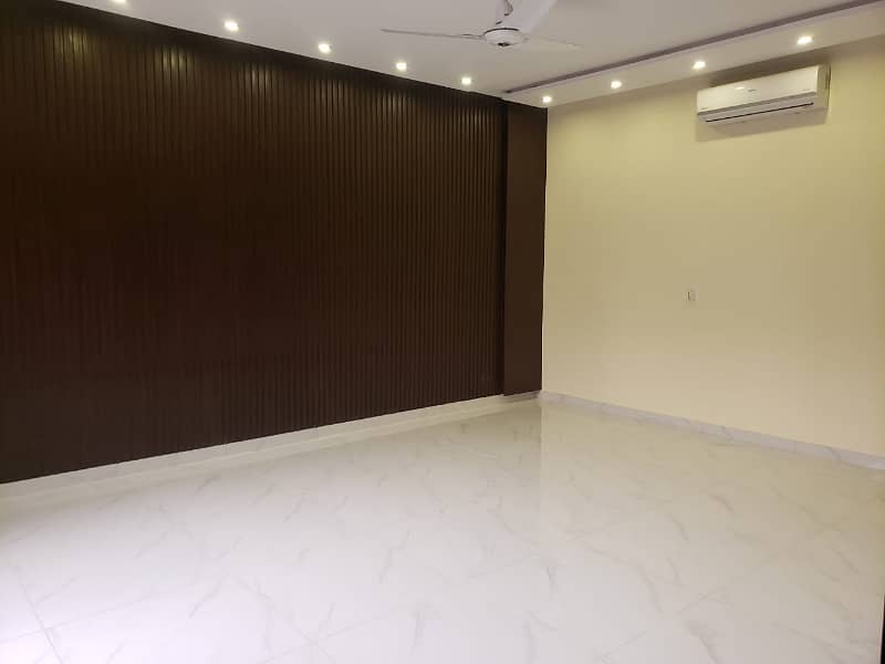 Commercial House Office One Kanal For Rent Gulberg 8