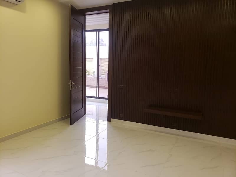 Commercial House Office One Kanal For Rent Gulberg 15