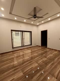 10 Marla House For Rent In DHA Phase 4 Prime Location!