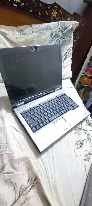 Toshiba laptop 2gb/512gb SSD +80gb hard  full ok working 2