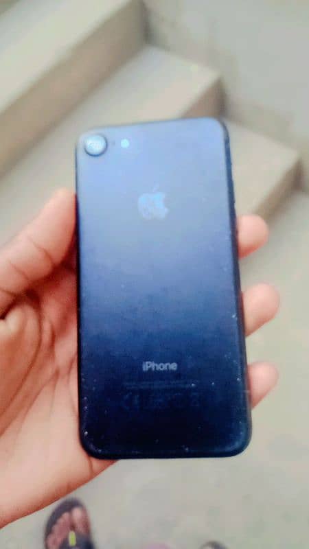 iphone 7 PTA Aproved box available, black colour, amount 17000 2