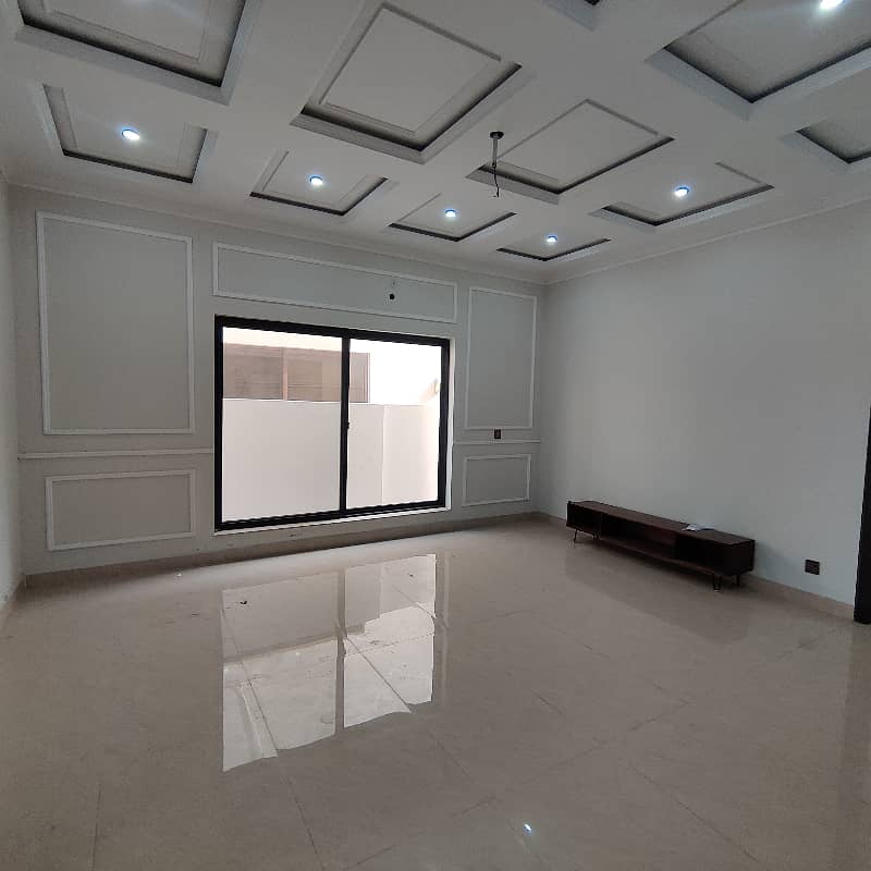 10 Marla House For Rent 4 Bedroom With Attached Bathroom Tv Lounge DD Kitchen Store Servant Quarter Powder Room Private Finish Corner Mien Road Rent 140000/- 13