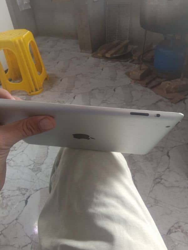 Apple iPad 16gb/ exchange possible with any mobile 3