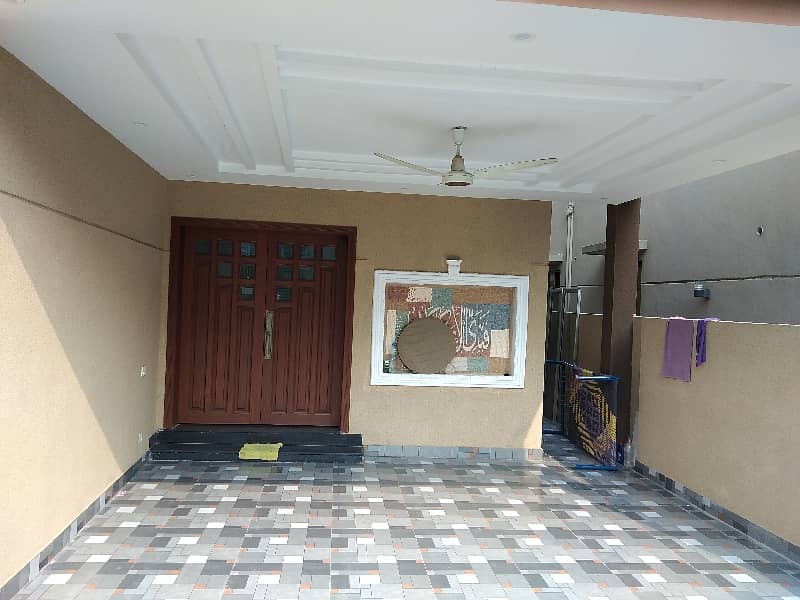 Ideal House In Divine Gardens Available For Rs 36000000/- 3