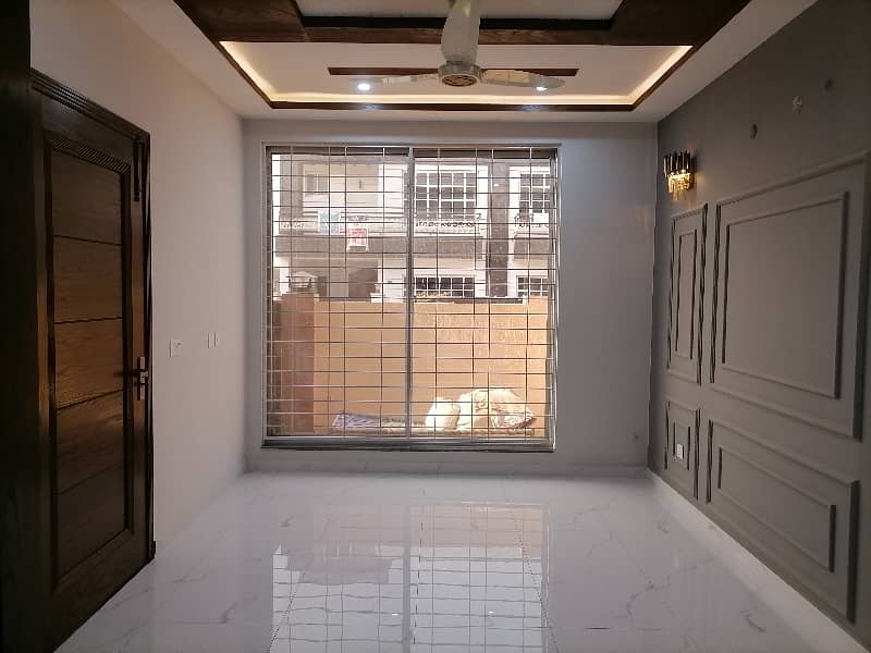 Buy A Centrally Located 5 Marla House In Green City 7