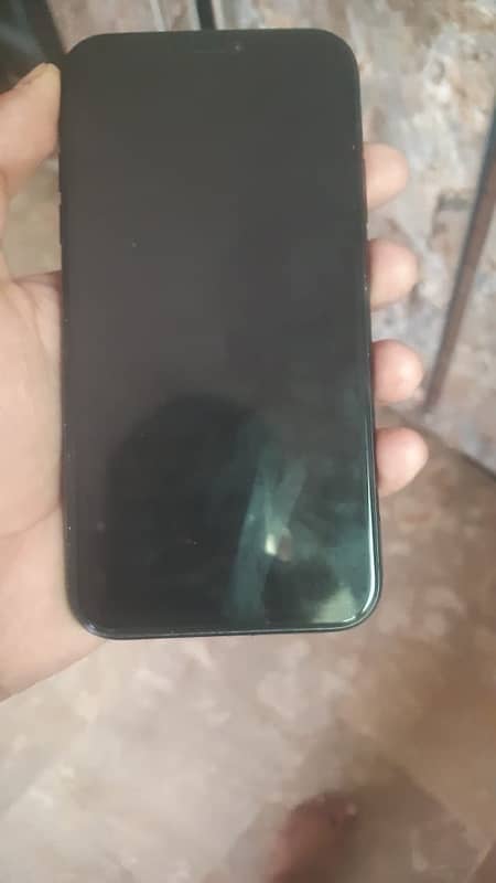 Iphone Xr Factory Unlock 10 by 9 condition 64gb 1