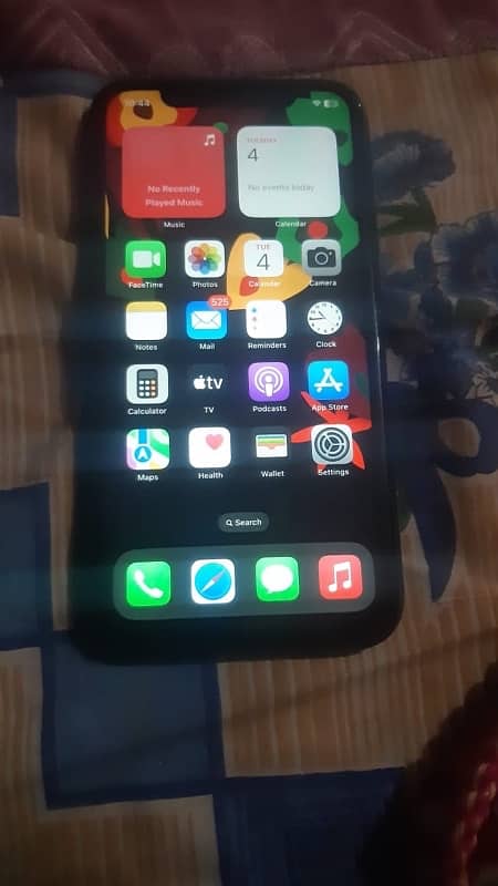 Iphone Xr Factory Unlock 10 by 9 condition 64gb 2