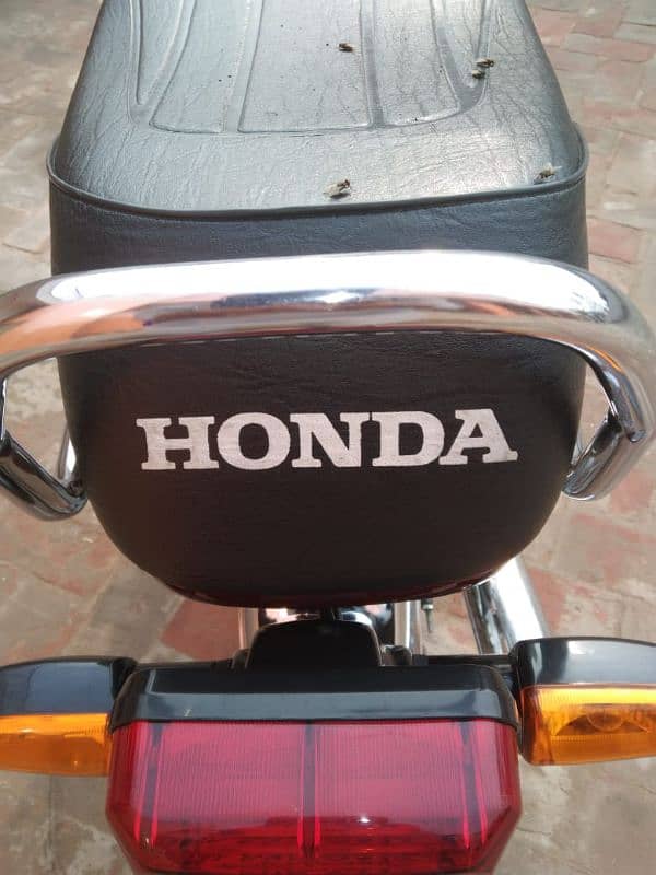 Honda CD 70 for sale in new condition 10