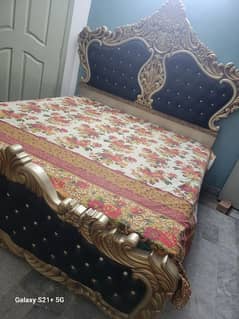 Queen bed set for sale