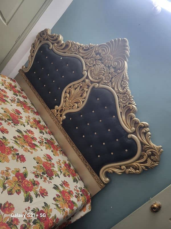 Queen bed set for sale 2