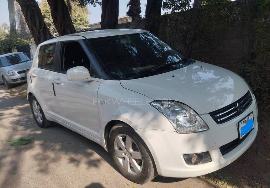 Suzuki Swift DLX Automatic 1.3 Navigation 2018 3