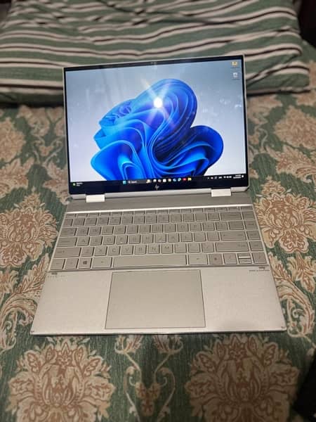 Hp spectre x 360 with touch pen 2