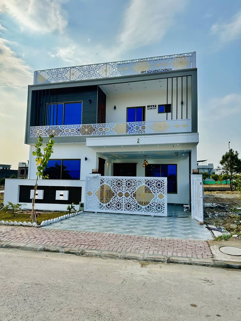 8 Marla Brand New Designer House For Sale 21