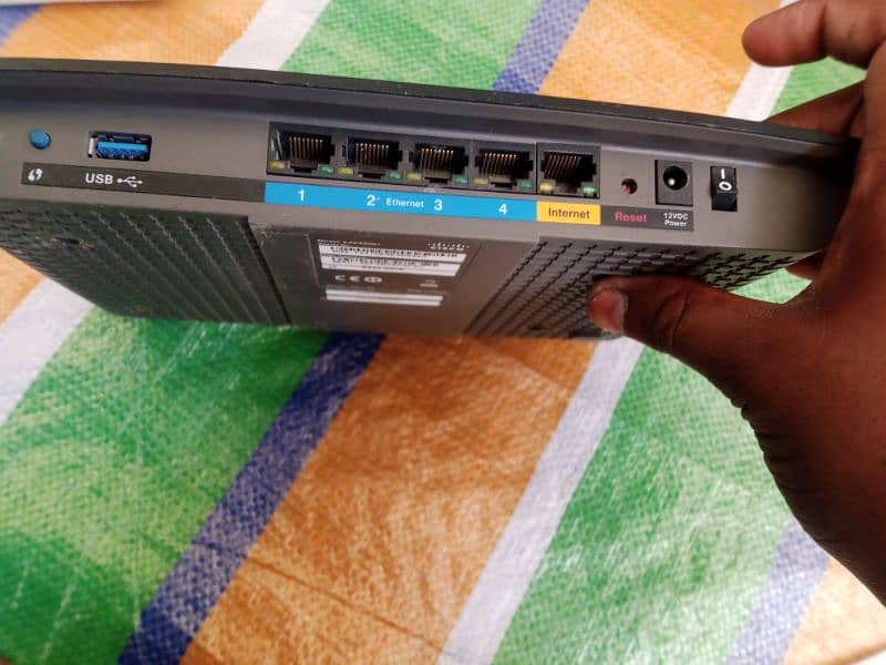 Cisco EA6300 Dual-Band WiFi Router for Sale – High-Speed Internet 3