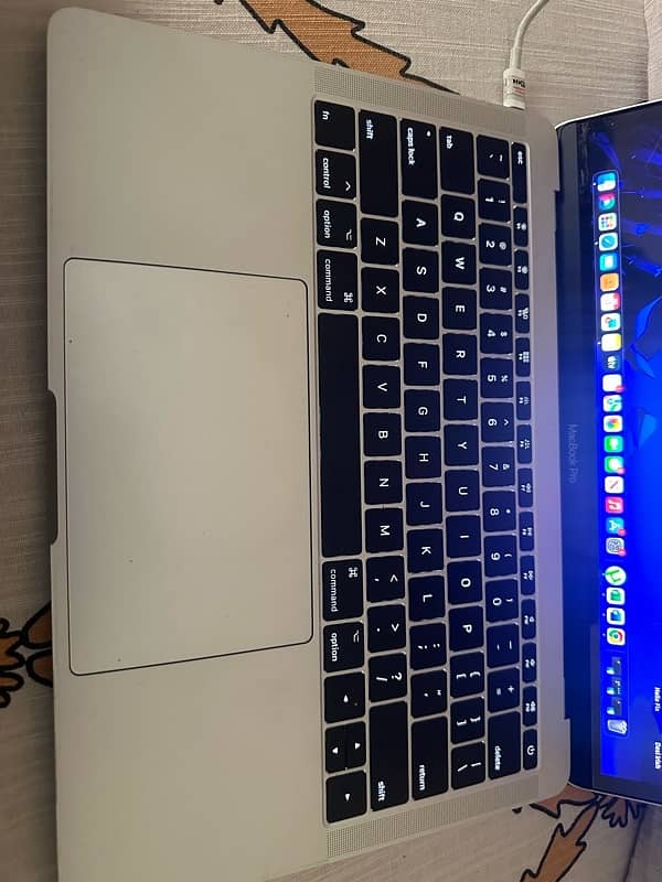 Macbook pro 2017 0