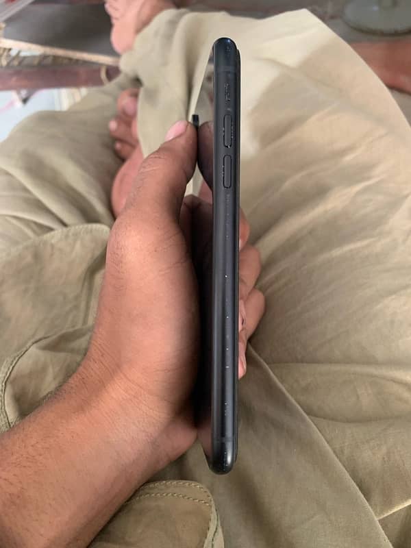 iPhone XR 84 health 64 gb no oprn no repair Face ID True Tone okay a 2