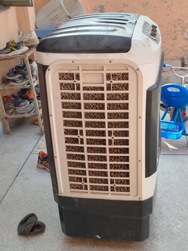 AIR COOLER GOOD CONDITION ( KAMI PAISHI HO JAI GI ) 1