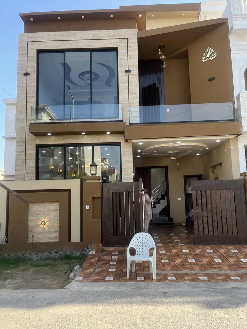 5 Marla Beautiful Modern House For Sale 0