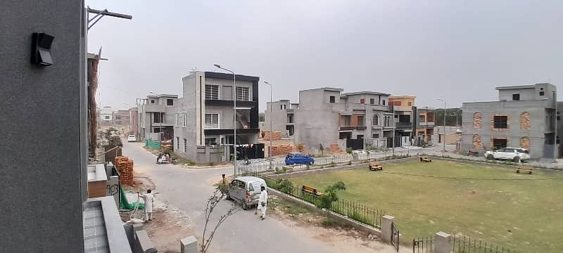 Prime Location 20 Marla Residential Plot Available For Sale In Park View City - Rose Block, Lahore 3