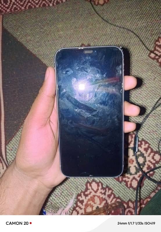 iPhone 11 jv 64gb with charger 4