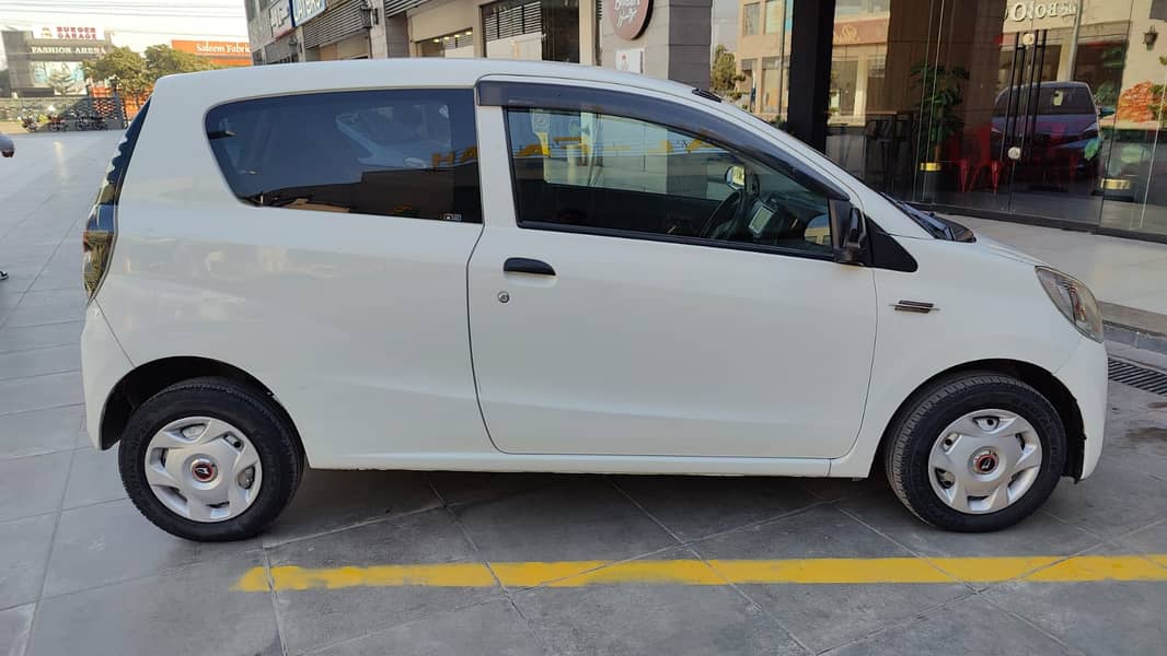 Daihatsu Mira 2011/16 3