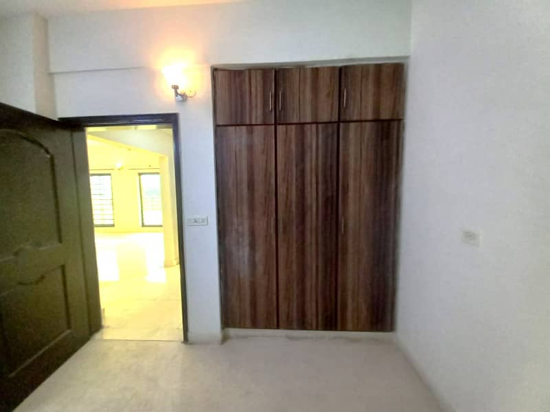 Modern Living 10 Marla Apartment For Sale In Askari 11 4