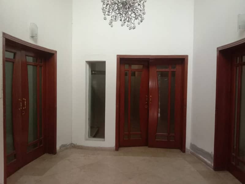 1 Kanal Full House Available For Rent In DHA Phase 1 19