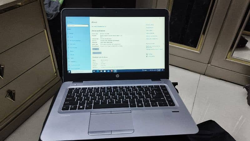 HP 840 g3 elitebook 6th gen 1