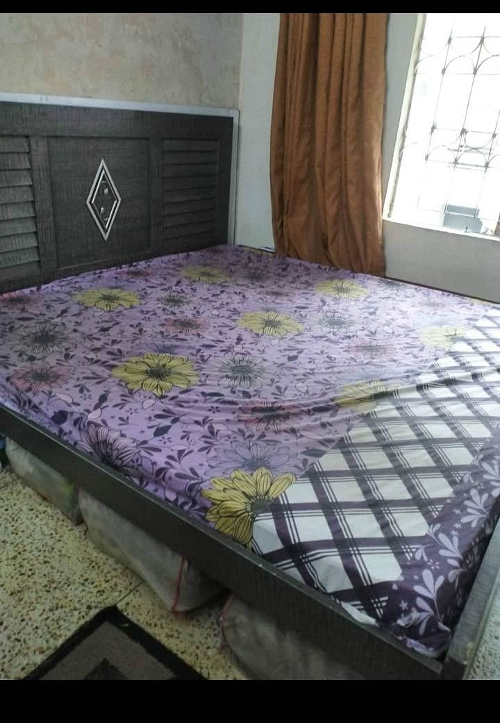 Bed in Good condition with mattress 1