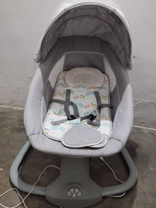 baby swing is for sale 0