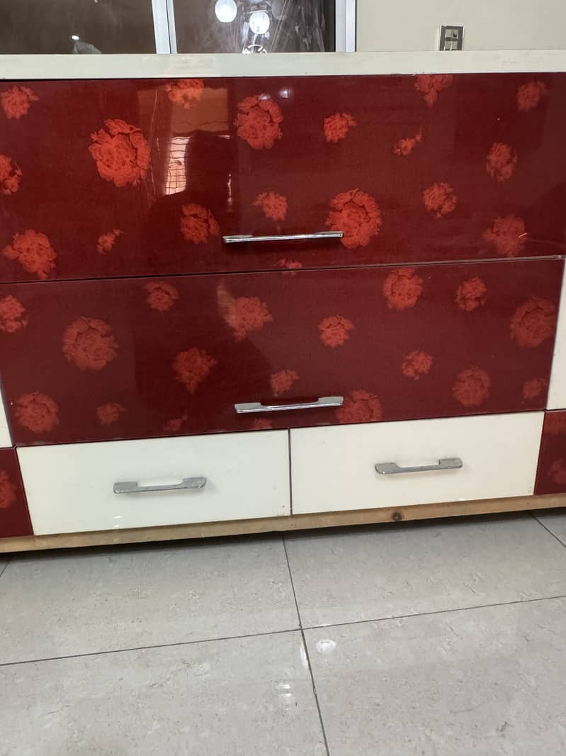 Acrylic Wardrobe move able for sale 2