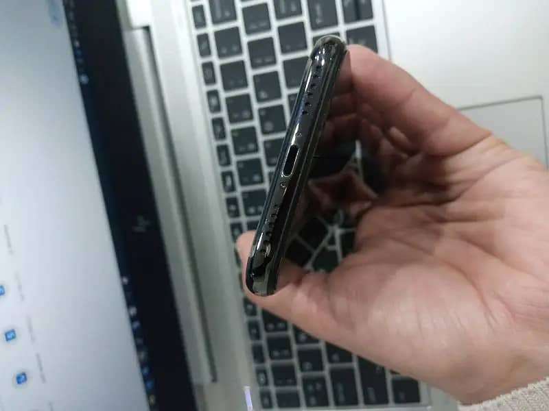 Apple iPhone X Non PTA LLA Model Factory unlock Lush Condition 5