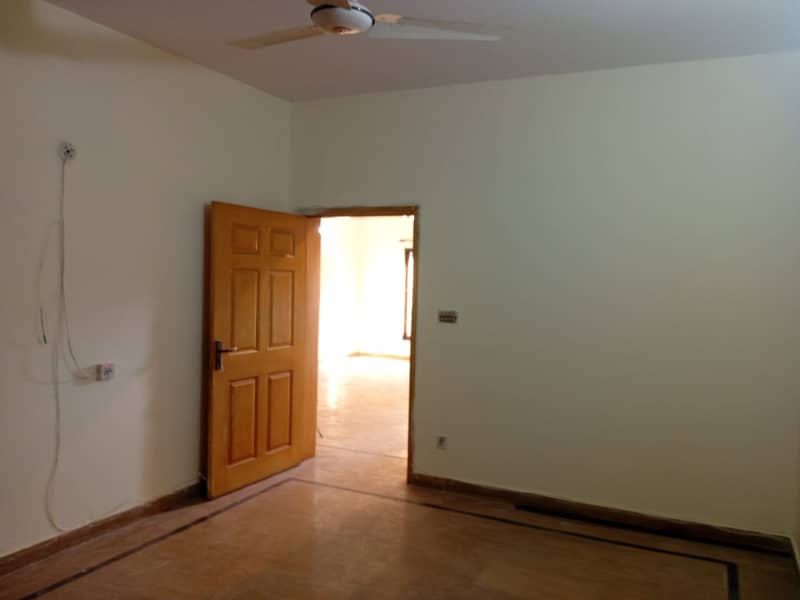 ROOM AVAILABLE FOR RENT IN JOHAR TOWN PHASE 1 F BLOCK ONYL FEMALES. 2