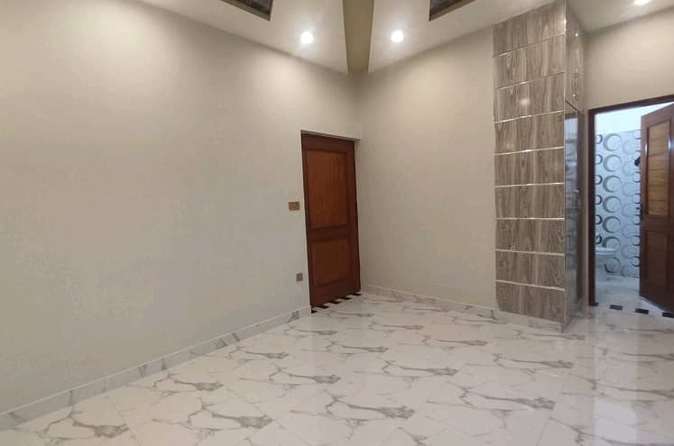 House Of 10 Marla For rent In Bahria Town - Sector E 0