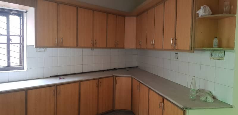 1 Kanal Upper Portion Available For Small Family 3