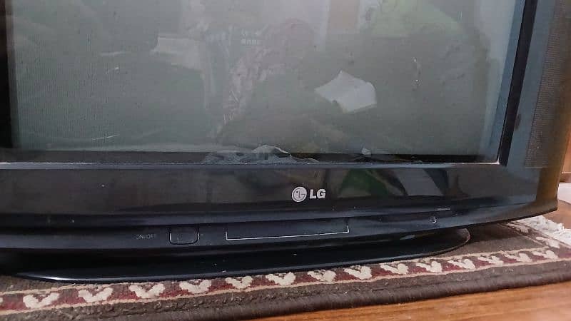 LG Ultara Slim tv 4