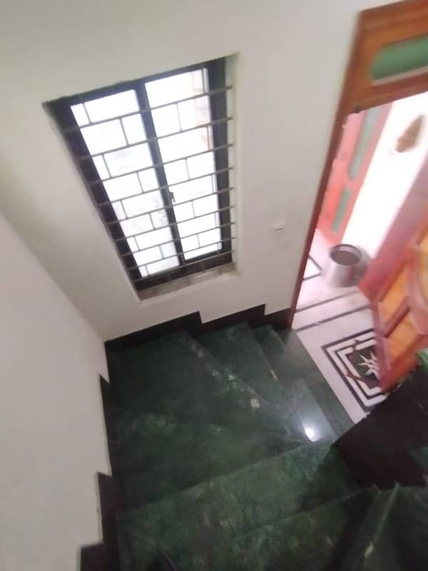 1 Kanal Upper Portion Available For Small Family Best For Couple 7