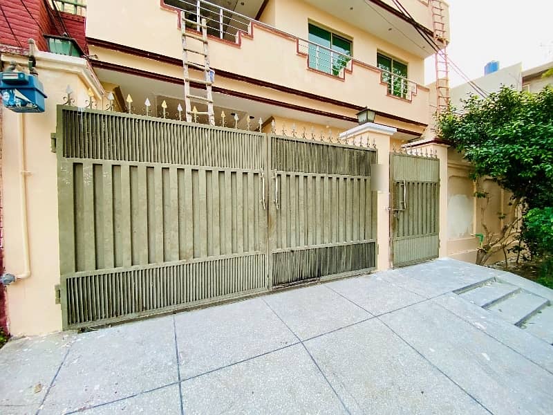 House For Grabs In 10 Marla Marghzar Officers Colony 2